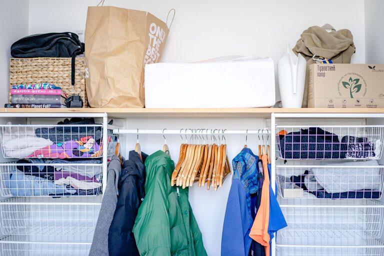 How to Store Seasonal Clothes Efficiently to Save Space and Keep Them Fresh